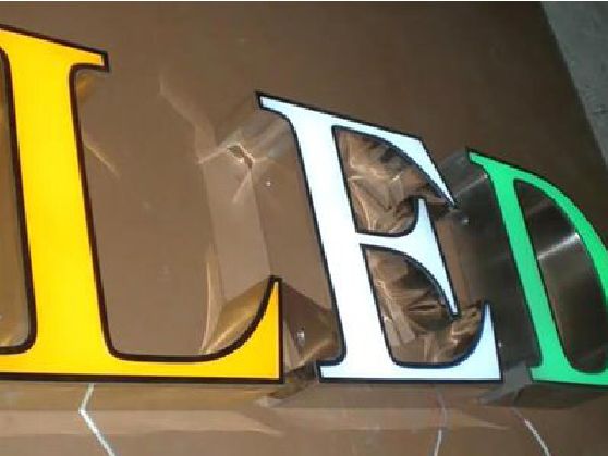 祁阳介绍LED招牌的基础知识。